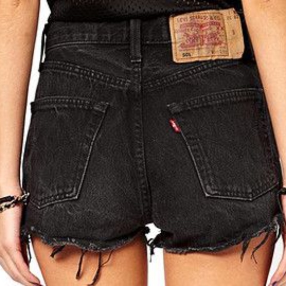 Levi 550 Relaxed Fit Black Denim Shorts - Picture 2 of 6